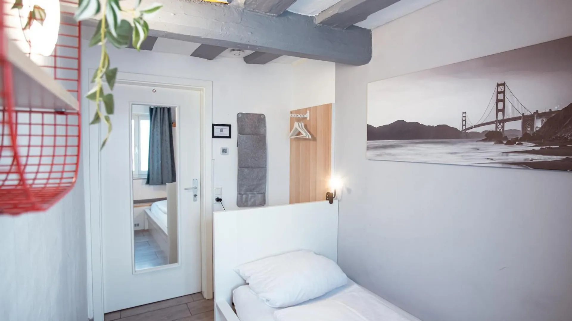 Haus99 Budget Pension & Apartments Fuerth